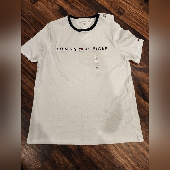 NWT Tommy Hilfiger Logo tshirt crew neck - Picture 1 of 10